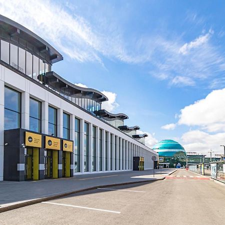 Caps Lock Airport Hotel Astaná Exterior foto